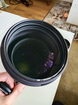 Teleobjetivo Tamron para Canon con accesorios