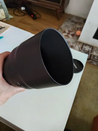 Teleobjetivo Tamron para Canon con accesorios