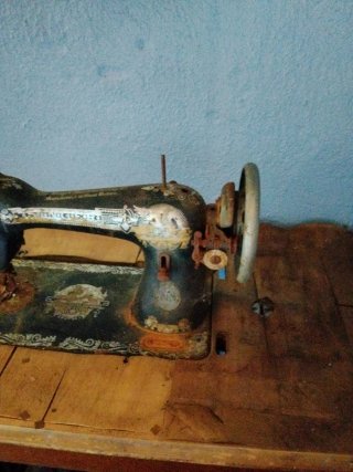 Máquina de coser antigua