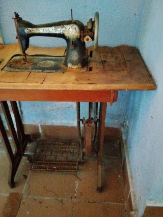 Máquina de coser antigua