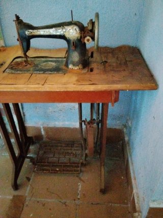 Máquina de coser antigua