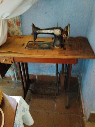 Máquina de coser antigua