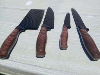 Set de Cuchillos y Pelador Negro/Madera