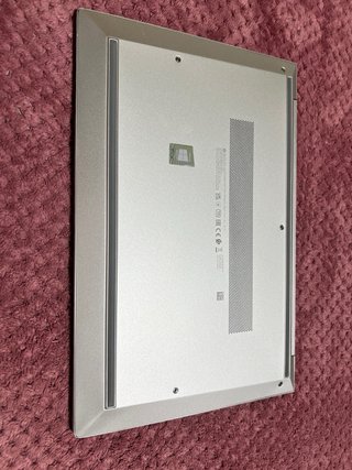 HP EliteBook 835 G8 Plata