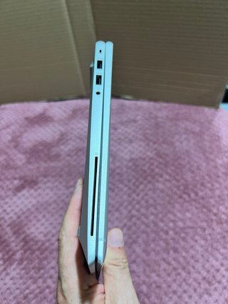 HP EliteBook 835 G8 Plata