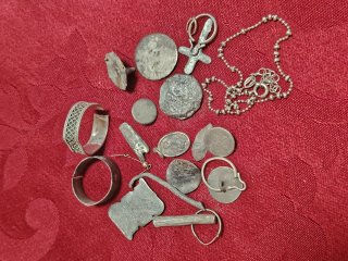 Lote de Plata  son  40.grs ,anillos, colgantes