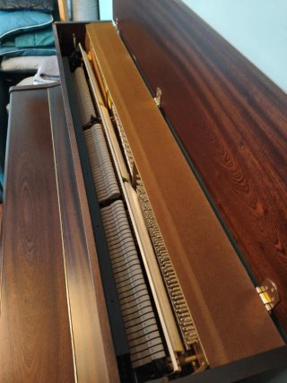 Piano Vertical Marrón