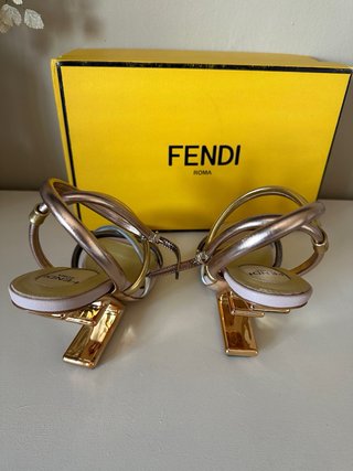 Sandalias Fendi Oro y Rosa
