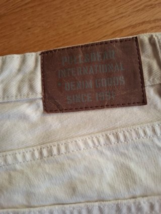 Bermuda vaquera Pull&Bear blanca desgastada