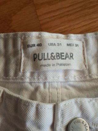 Bermuda vaquera Pull&Bear blanca desgastada