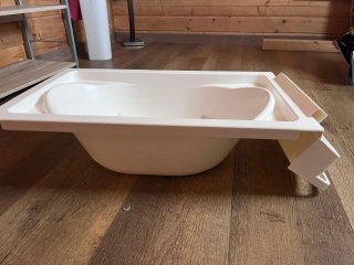 Cambiador bebé Micuna con bañera