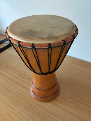 Djembé africano de madera