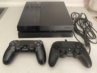 PS4 1TB Negra + 2 Mandos