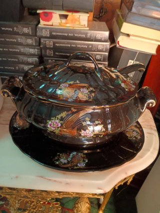 Sopera Antigua Porcelana Negra Vista Alegre