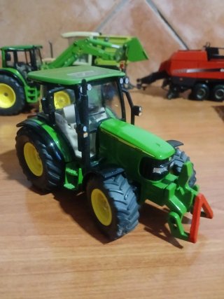 Tractor John Deere 5820 1:32