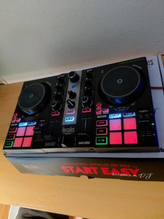Mesa DJ Hercules DJControl Impulse 200 MK2