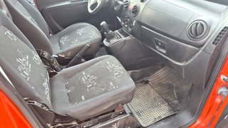 FIAT Fiorino 2015 con puerta lateral