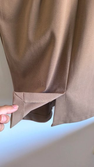 Vestido marrón entallado