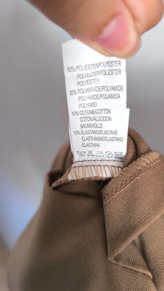 Vestido marrón entallado