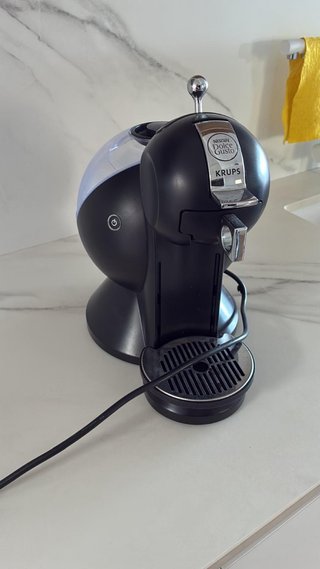 Cafetera Dolce Gusto Krups Negra