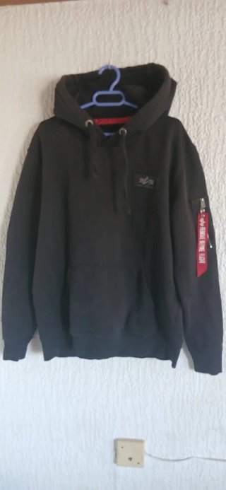 Sudadera Alpha Industries Negra y Plateada