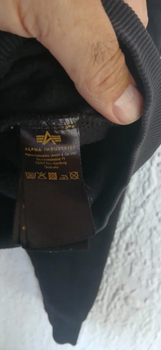 Sudadera Alpha Industries Negra y Plateada