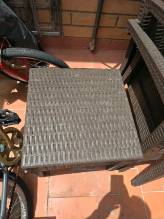 Sillones y mesa de exterior