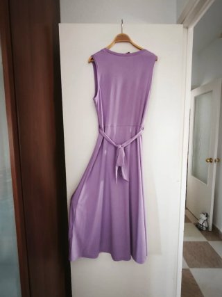 Elegante y original vestido veraniego.