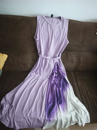 Elegante y original vestido veraniego.