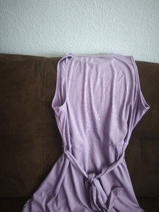 Elegante y original vestido veraniego.
