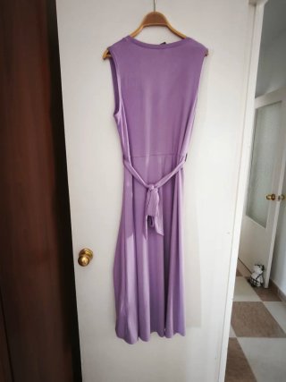 Elegante y original vestido veraniego.