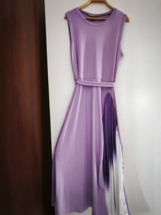 Elegante y original vestido veraniego.
