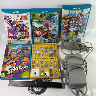 Nintendo Wii U nera con 5 giochi