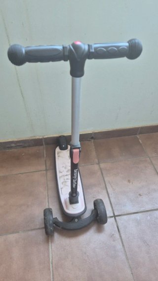 Patinete Infantil Besrey 3+ Plegable luces LED