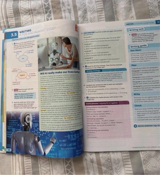 Idiomatic 2 Student's Book with Ebook