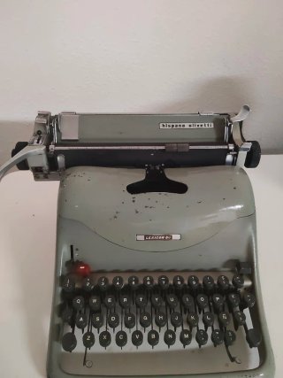 Máquina de escribir Hispano Olivetti Lexicon 80