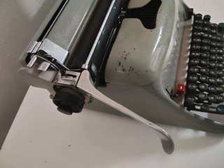 Máquina de escribir Hispano Olivetti Lexicon 80