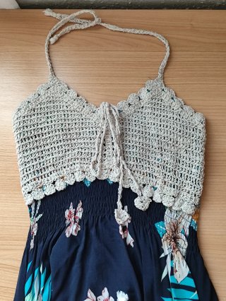 Vestido largo crochet y estampado floral