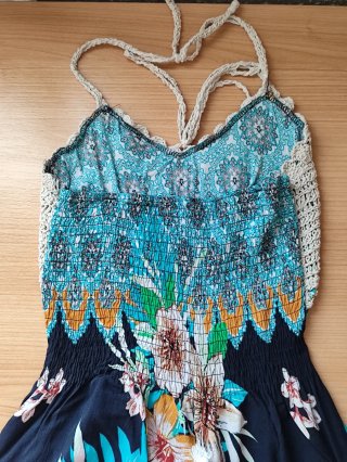 Vestido largo crochet y estampado floral