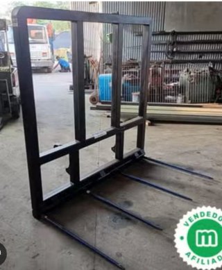 Pantalla para carga de pacas de paja