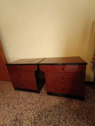 Comodini in legno e plastica