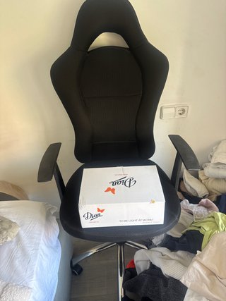 Silla Dian cómoda en buen estado