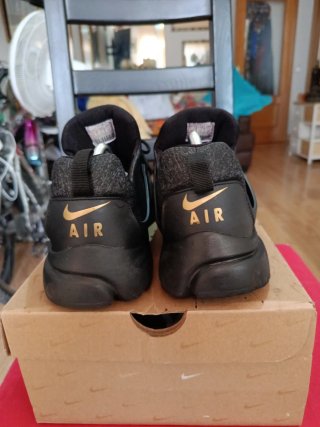 Zapatillas Nike Presto Talla 45 Negro/Dorado