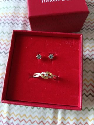 Conjunto oro 18k: Anillo y Pendientes