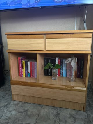 Comedor completo de madera en muy buen estado.