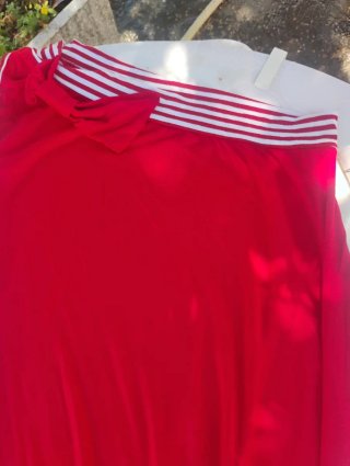 Mono corto rojo pantalón  con cordon rojo