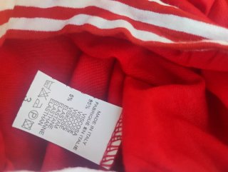 Mono corto rojo pantalón  con cordon rojo