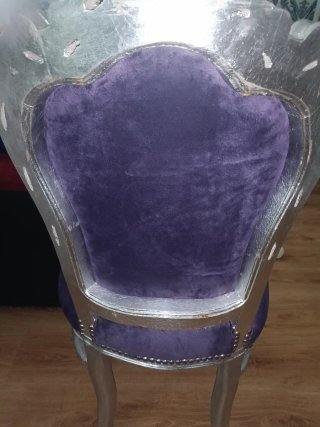 Sillón de salón terciopelo morado y plata