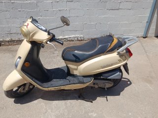 Moto SYM Fiddle 49cc Beige
