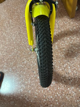Bicicleta infantil 16 amarilla